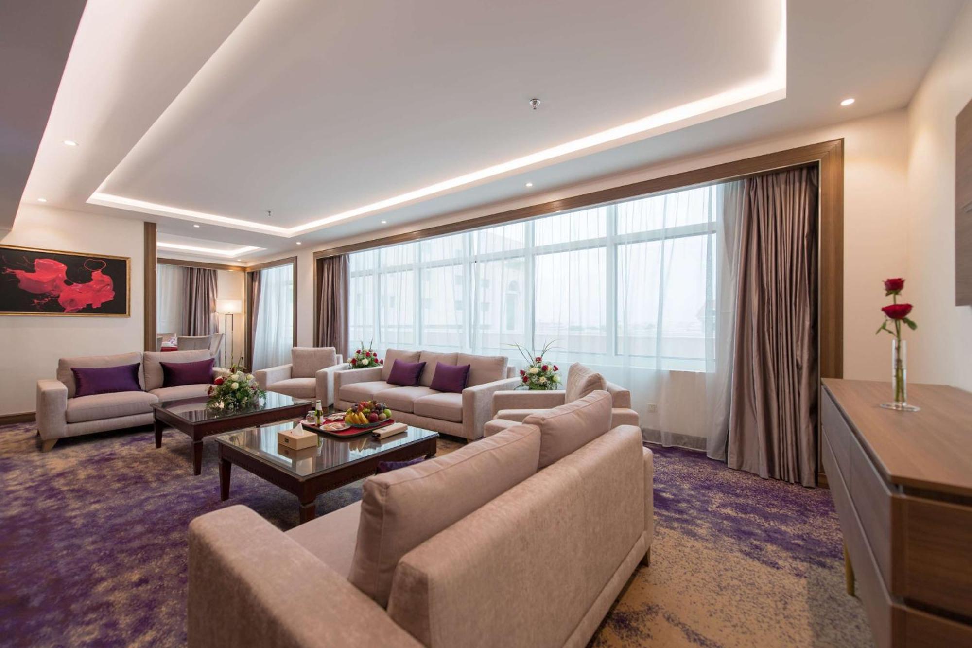 Hotel Ramada By Wyndham Continental