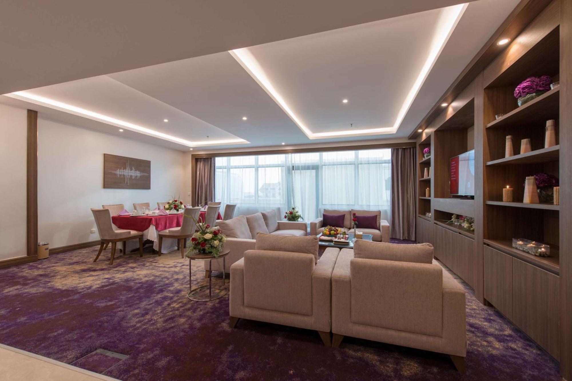 Ramada By Wyndham Continental Djeddah