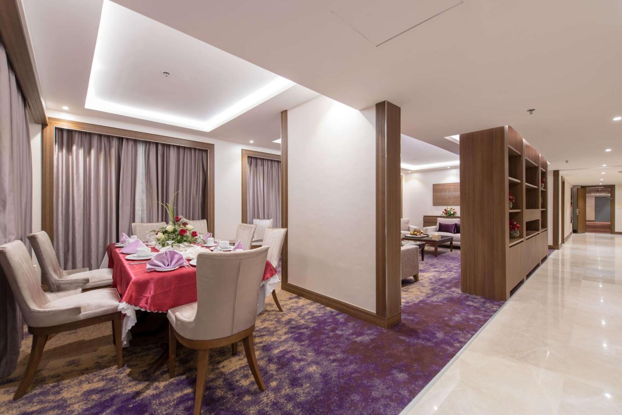 Ramada By Wyndham Continental 3*