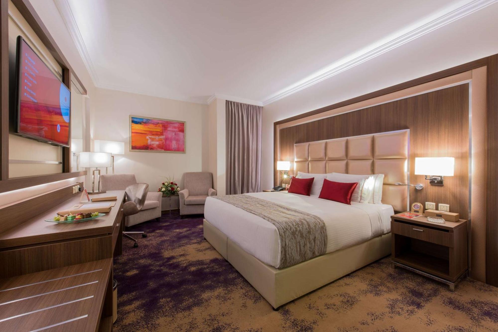 Hotel Ramada By Wyndham Continental 3*