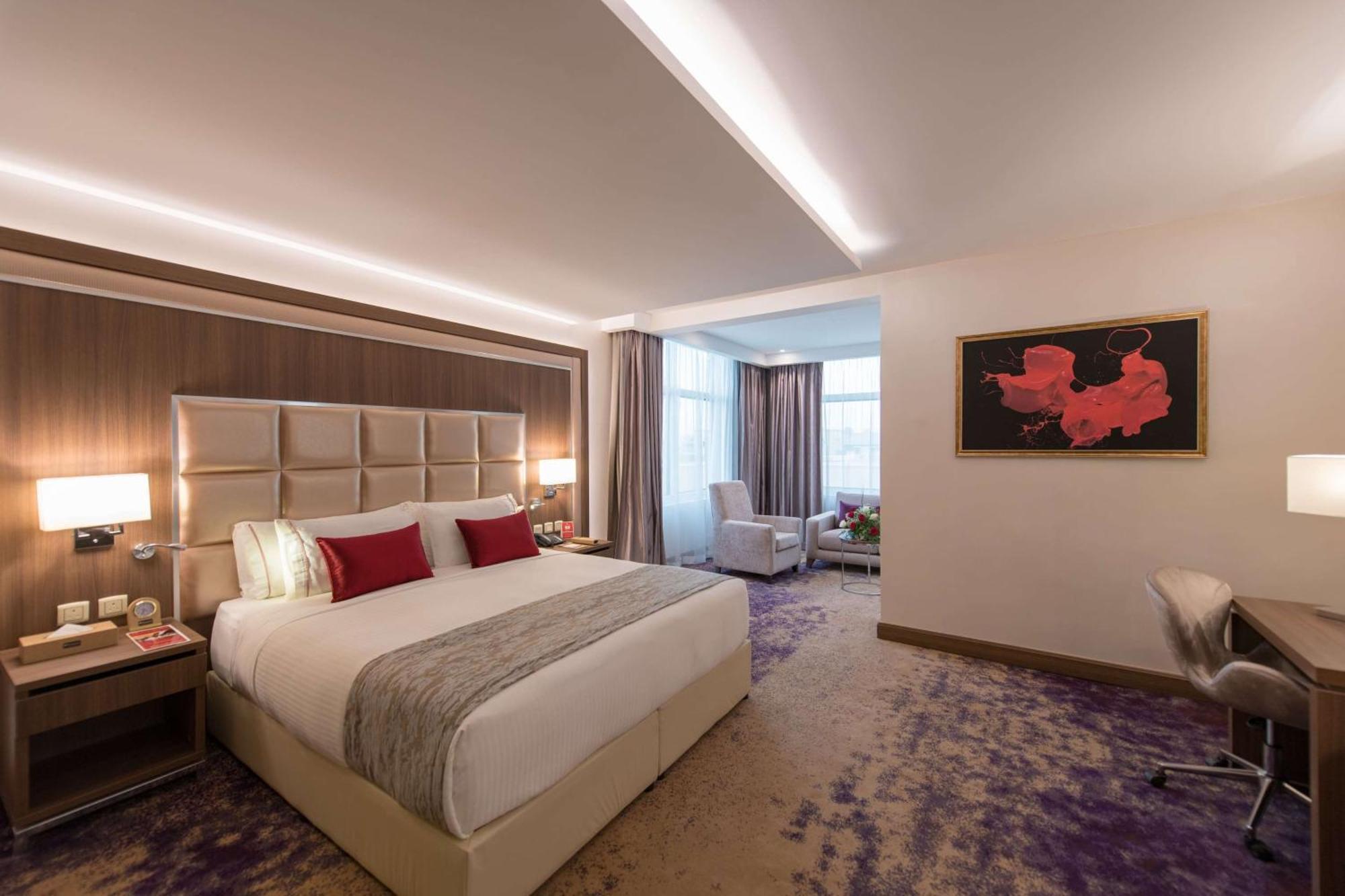 Ramada By Wyndham Continental Hotel